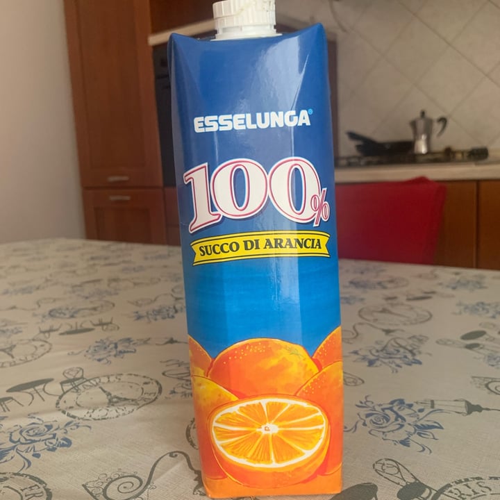 photo of  Esselunga 100% succo di arancia shared by @xhuveg on  05 Nov 2022 - review