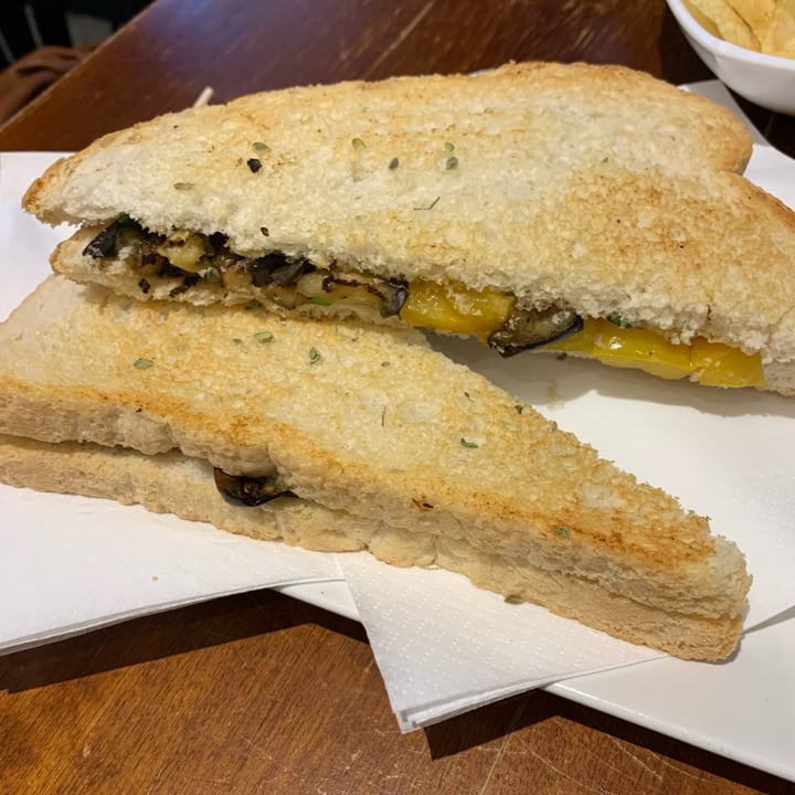 photo of Bar Mazzini Toast di verdure shared by @beatrietzschee on  14 Mar 2022 - review