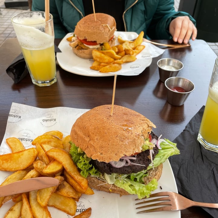 photo of Restaurant Katako Veg Hamburguesa Veg shared by @airedelatierra on  14 Oct 2021 - review