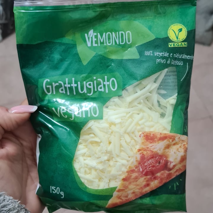 photo of Vemondo Grattugiato Vegano shared by @cicciomalu on  12 Mar 2022 - review