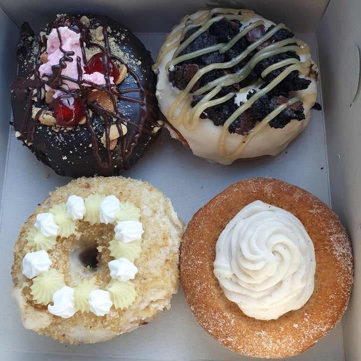 photo of Grumpy & Runt | Little Deli & Donuts Apple Crumble Donut shared by @aspatat on  10 Aug 2021 - review