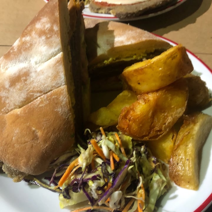 photo of Gordo Vegano Sandwich de Milanesa shared by @victoriavillar on  29 Mar 2022 - review