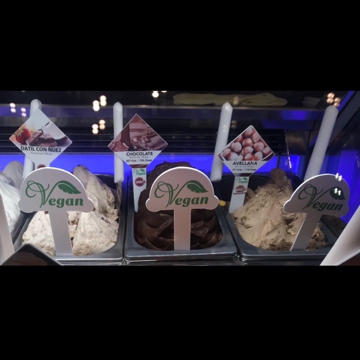 photo of Aldos Puerto Cancun Vegan ice-cream shared by @vannyrev on  06 Jun 2020 - review