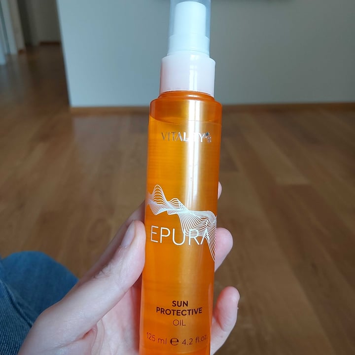 photo of vitality's Epurá Sun Protective Oil shared by @gm92 on  31 May 2022 - review