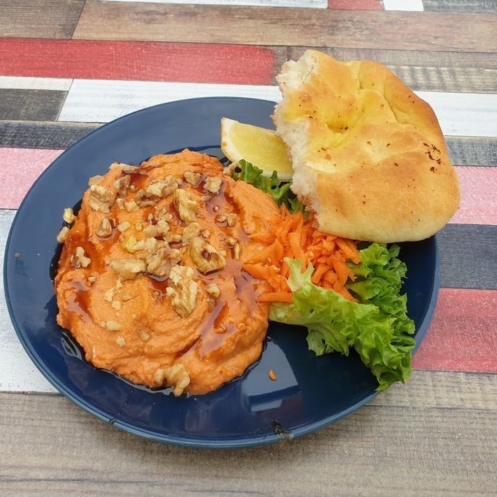 photo of Sarah‘s mediterranean Secrets Hummus Harissa shared by @punkadiddle on  07 Jun 2020 - review