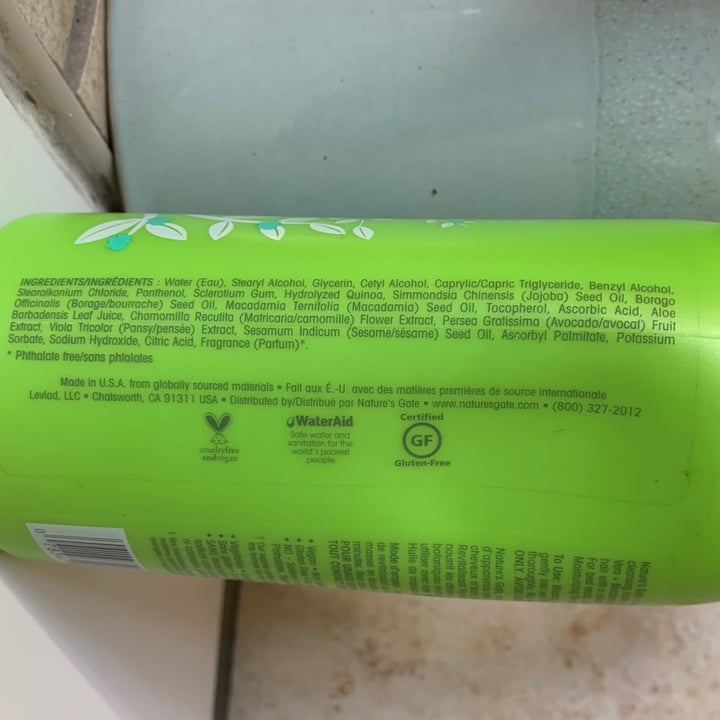 review photo of Nature's Gate Conditioner revitalisant shared by @kyrapape on 17 Jul 2021 - review