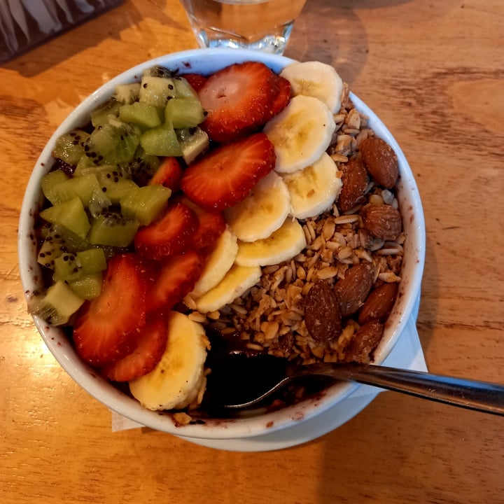 photo of Blondies Bakery Cafe Smoothie Bowl shared by @lucianag on  08 Aug 2021 - review