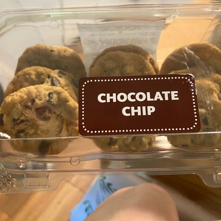 review photo of Whole Foods Market Vegan Chocolate Chip Cookies shared by @zoegrichardson on 14 Jul 2020 - review
