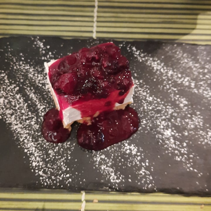 photo of Cavoli Nostri Cheesecake (Mixed Berries) shared by @giuliadentice on  28 Nov 2021 - review