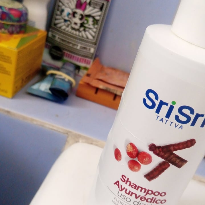 review photo of SriSri Shampoo ayurvédico shared by @aramat on 05 May 2022 - review