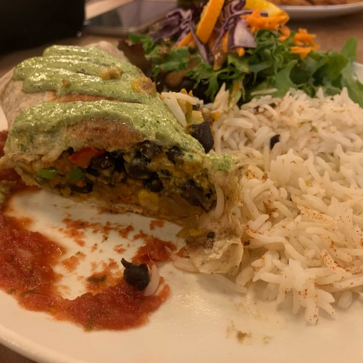 photo of Lola Rosa Place des Arts Breakfast Burrito shared by @mariarjs on  28 Nov 2021 - review