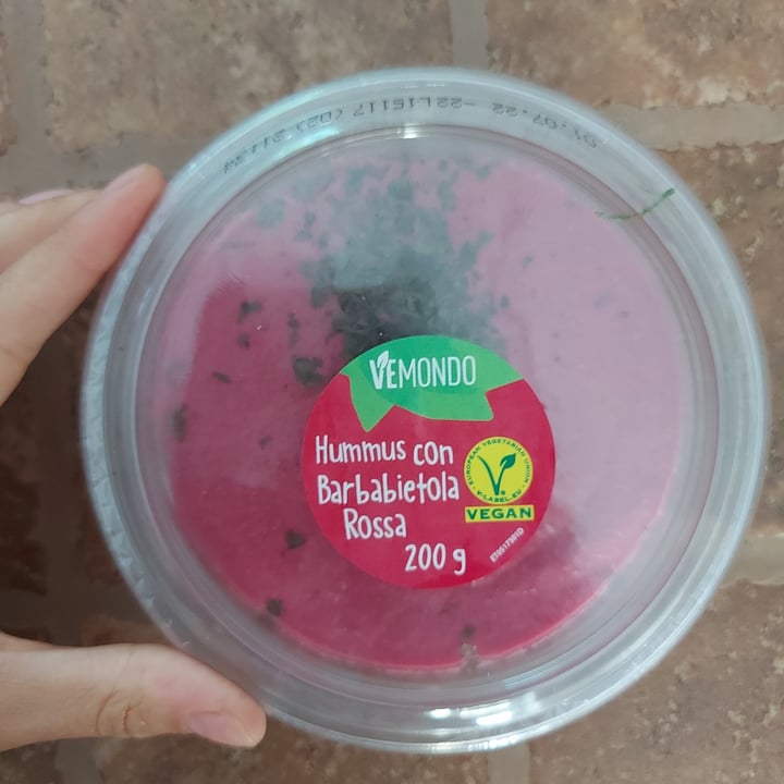 photo of Vemondo Hummus con Barbabietola Rossa shared by @virginiarossopantusa on  20 Jun 2022 - review