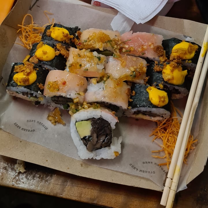photo of Let it V - Delivery & Take Away Sushi shared by @luulicastro on  12 Oct 2021 - review