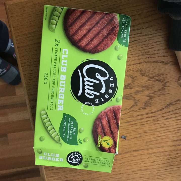 review photo of Veggie Club Club Burger shared by @leoniepress on 03 May 2021 - review
