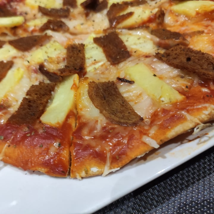photo of Bambú Pizza Piña Y Bacon shared by @dexter on  23 Jul 2020 - review