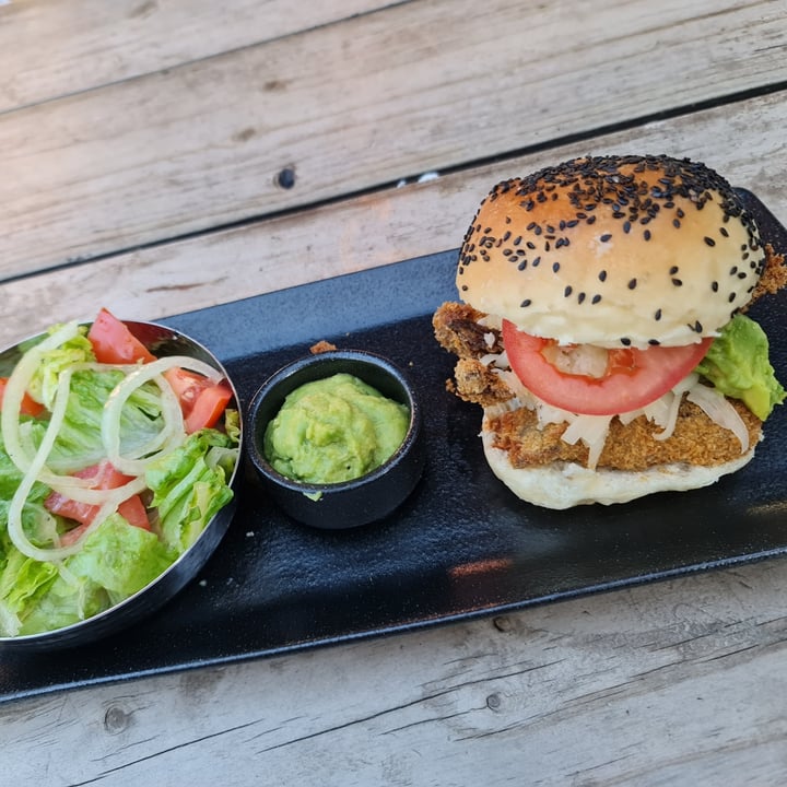 photo of Hudsons The Burger Joint (Stellenbosch) The influencer burger shared by @nandi86 on  19 Jun 2021 - review