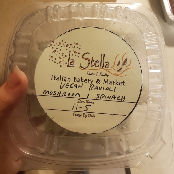 photo of La Stella Pasta & Pastry Vegan Spinach and Mushroom Ravioli shared by @amandalanphear on  05 Sep 2022 - review