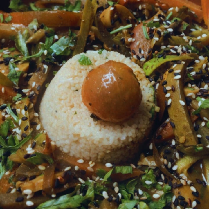 review photo of La Commedia Curry De Vegetales Y Cous Cous shared by @manuquaroni on 16 Jun 2021 - review