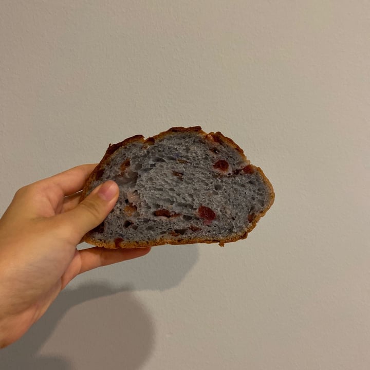 photo of Cedele Butterfly Pea Sourdough shared by @qiiaannn on  10 Jul 2021 - review
