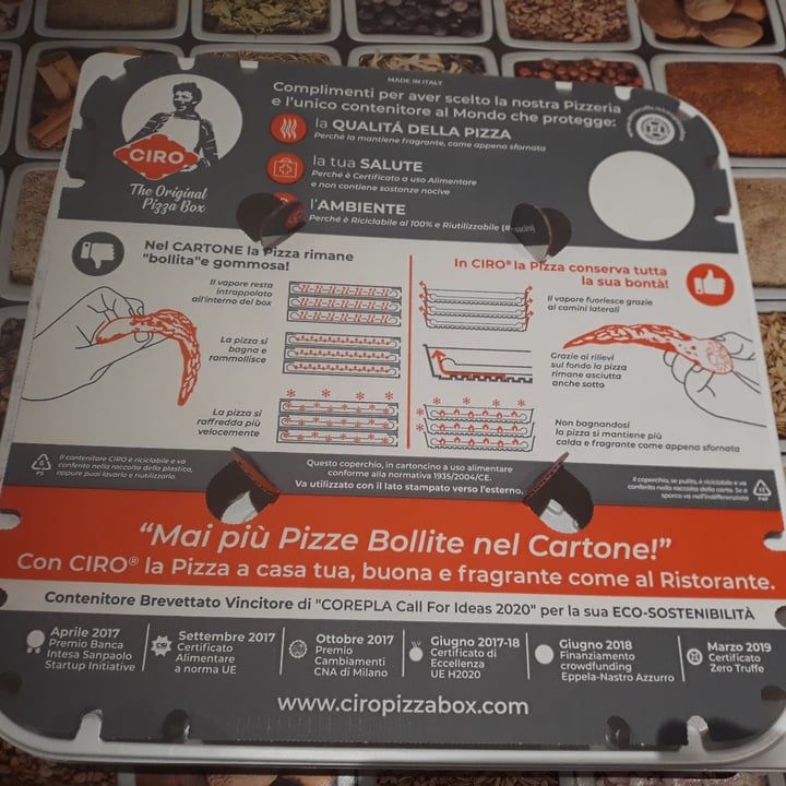 photo of Pizzeria PIER al Vulcano Pizza rossa con patatine e cipolle shared by @ilaria9105 on  24 Apr 2022 - review