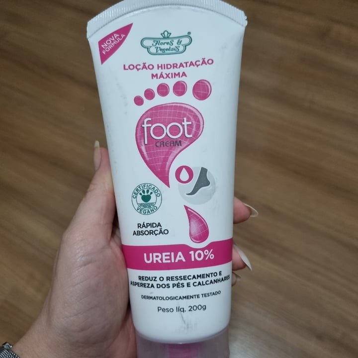 photo of Flores & Vegetais foot cream shared by @mubittencourt on  20 Oct 2022 - review