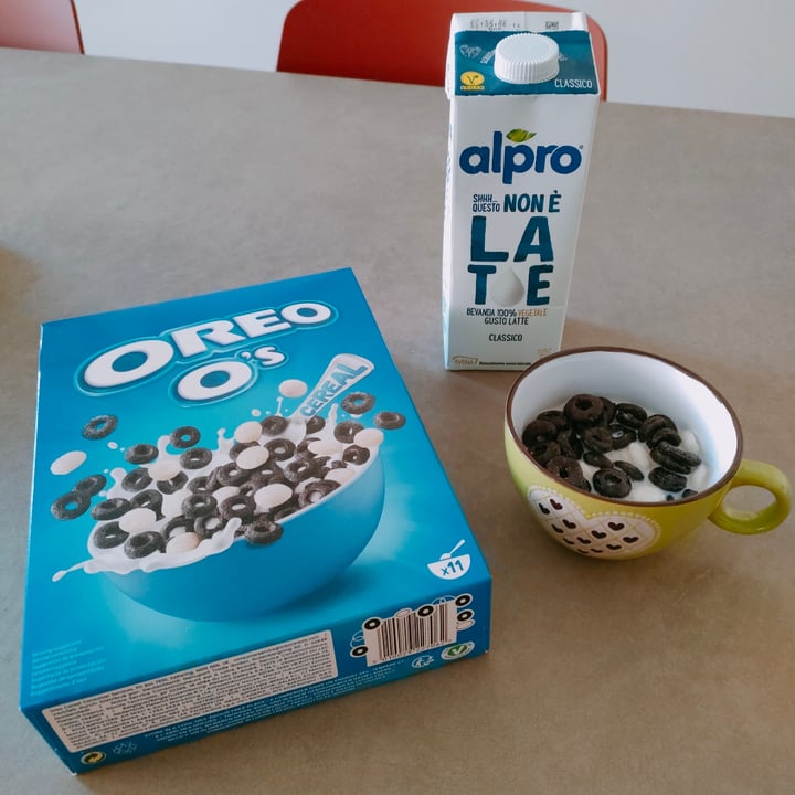 photo of Alpro This is Not Milk Classic Questo Non è Late Classico shared by @veganadvisor on  17 Jun 2022 - review