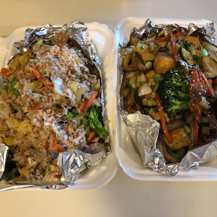 photo of Koriander Pineapple Fried Rice and Todu Udon Stir Fry shared by @brookkyl on  14 May 2020 - review