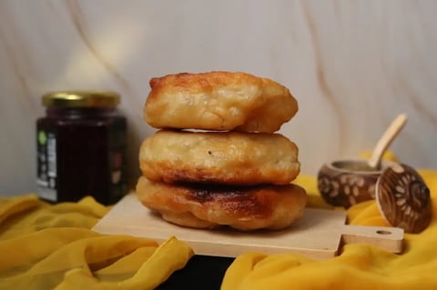 Try these vegan mekitsa, a traditional Bulgarian breakfast staple