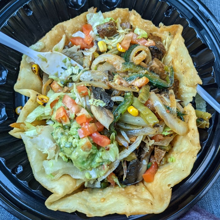 photo of Carlos Poco Loco Vegan Taco Salad shared by @kristikrum on  01 Oct 2021 - review