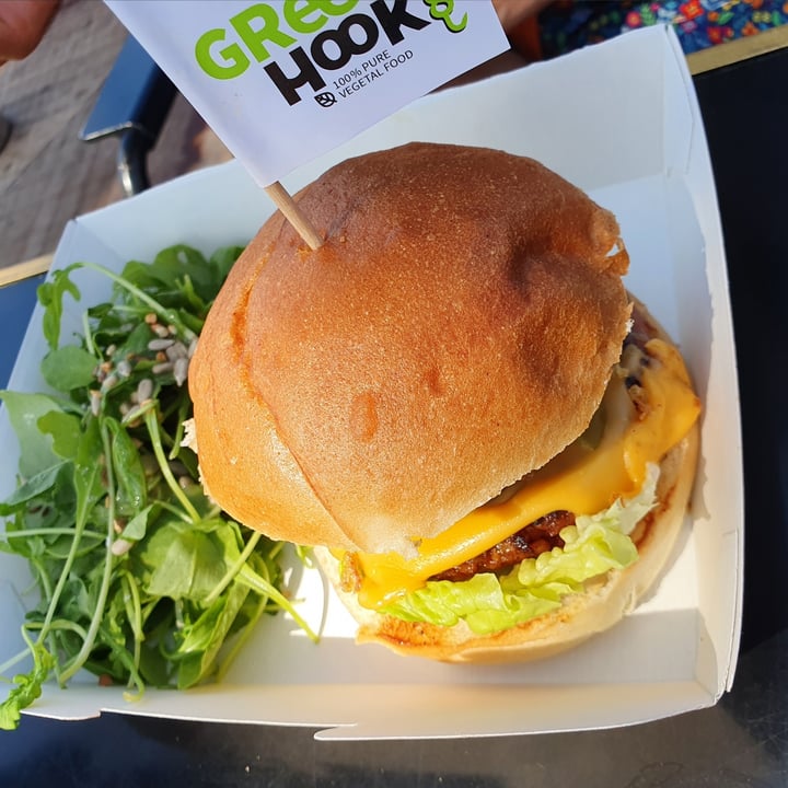 review photo of Acai Spot Superfoods bar & Vente Açaï Smoky BBQ Burger shared by @elenamolinariii on 01 Sep 2021 - review