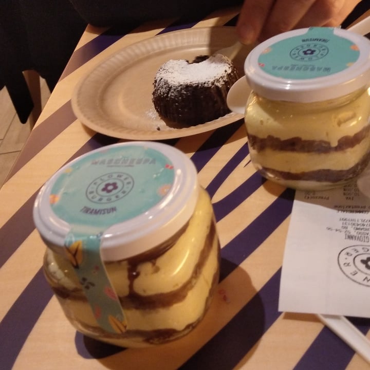 review photo of Flower Burger Puffi shared by @spookypia on 21 Mar 2022 - review