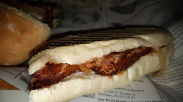 photo of Hamburguesería El Dandy Hamburguesa vegana Linda McCartney (quitando queso y mayonesa que no son veganas) shared by @saultobelem on  03 Sep 2019 - review