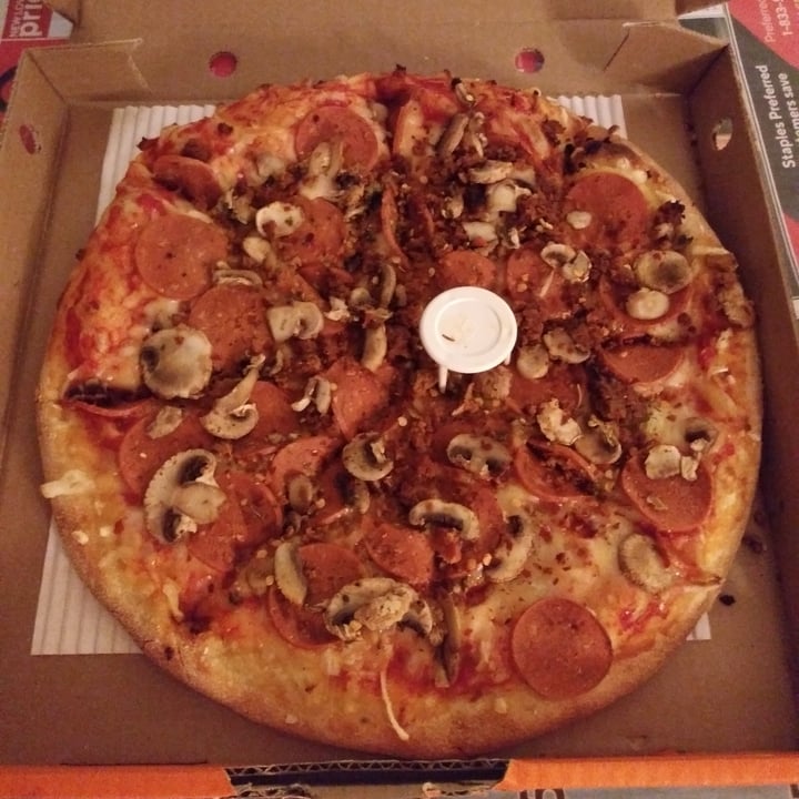 photo of Pizza-Pizza Super plant pizza shared by @practicallyvegan on  13 Nov 2020 - review