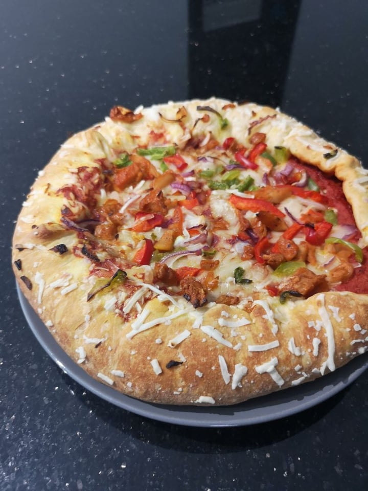 review photo of Chicago Town Tomato Stuffed Crust Takeaway Sticky Bbq Jackfruit Pizza shared by @twowheeledvegan on 22 Feb 2020 - review