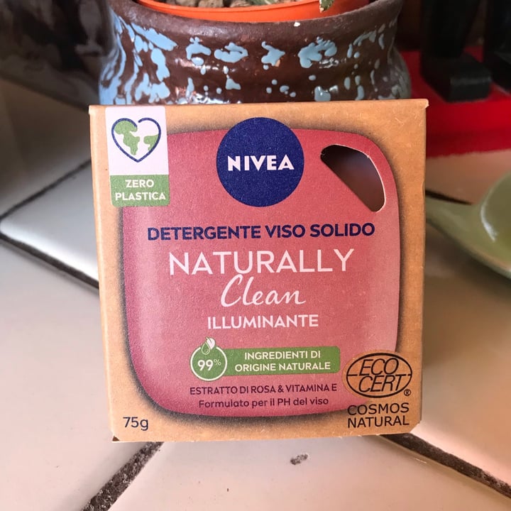 review photo of Nivea Naturally Clean Illuminante Detergente Viso Solido shared by @nabel on 06 May 2021 - review