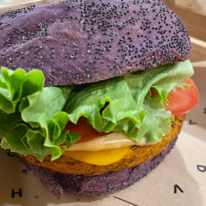 review photo of Flower Burger purple cheesy shared by @laveg82 on 04 Jul 2022 - review