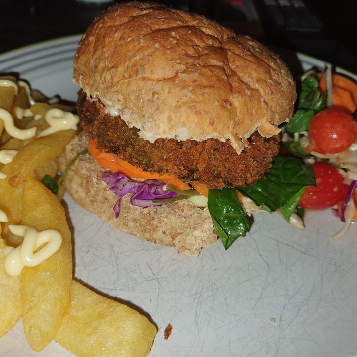 photo of Woolworths Food Crumbed Vegetable Burgers shared by @vnm11 on  17 Apr 2022 - review