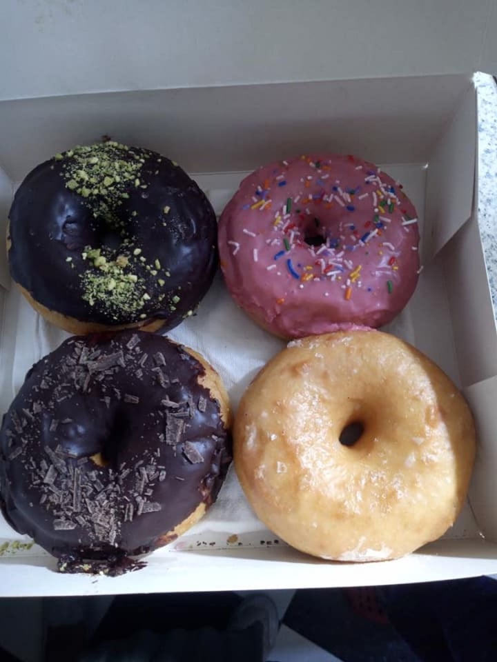 photo of Delish Vegan Doughnuts Donuts variados shared by @fenix894 on  04 Oct 2019 - review