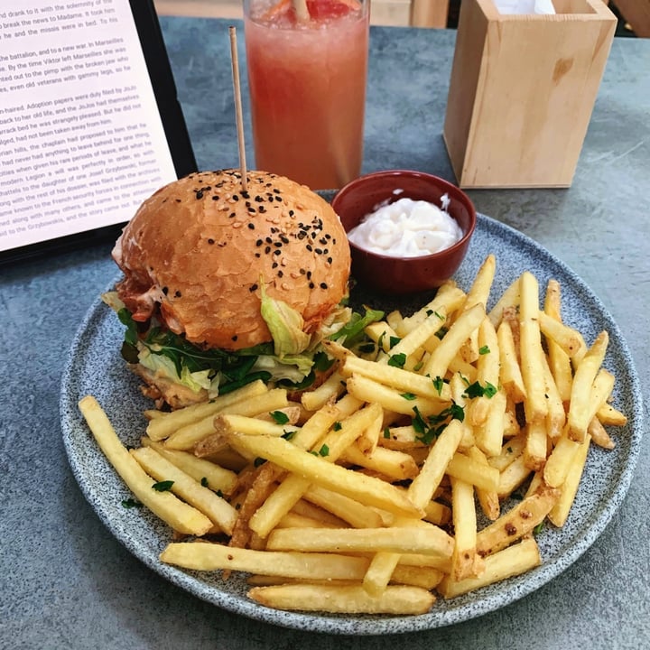 photo of Palo Verde Bistro Pulled Soy Meat Burger shared by @erikah on  27 Sep 2021 - review