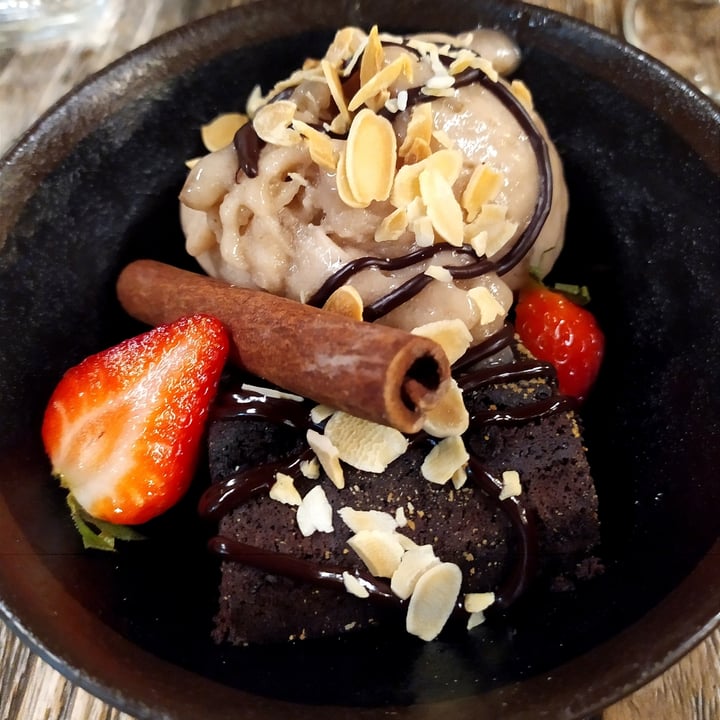 photo of Le Grenier de Notre-Dame Brownie vegan sans gluten shared by @med on  18 Apr 2022 - review