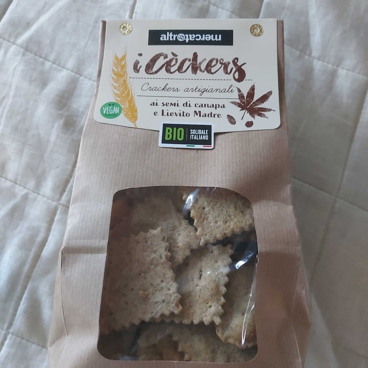 photo of Altro mercato Crackers alla canapa shared by @egiovann on  15 Sep 2022 - review