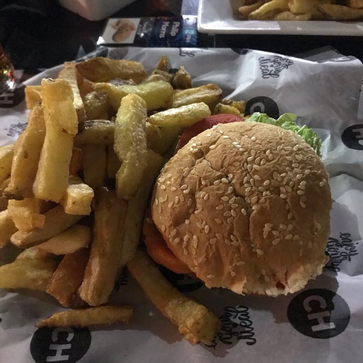 review photo of Chill Hamburguesa Vegana Con Queso Y Mayonesa Vegetal shared by @callmealaska on 19 Feb 2021 - review