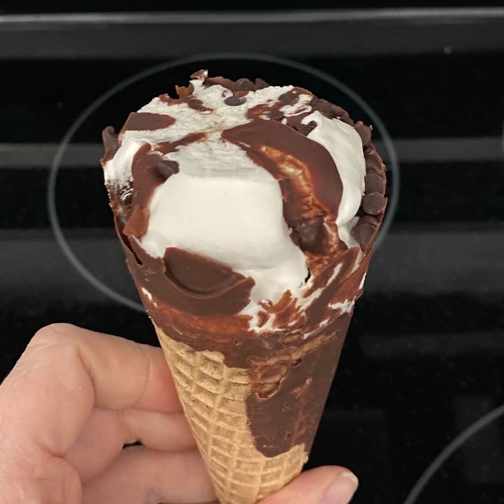 review photo of Jolly Llama Vanilla Fudge Sundae shared by @littlewarriorrabbit on 04 Jan 2021 - review