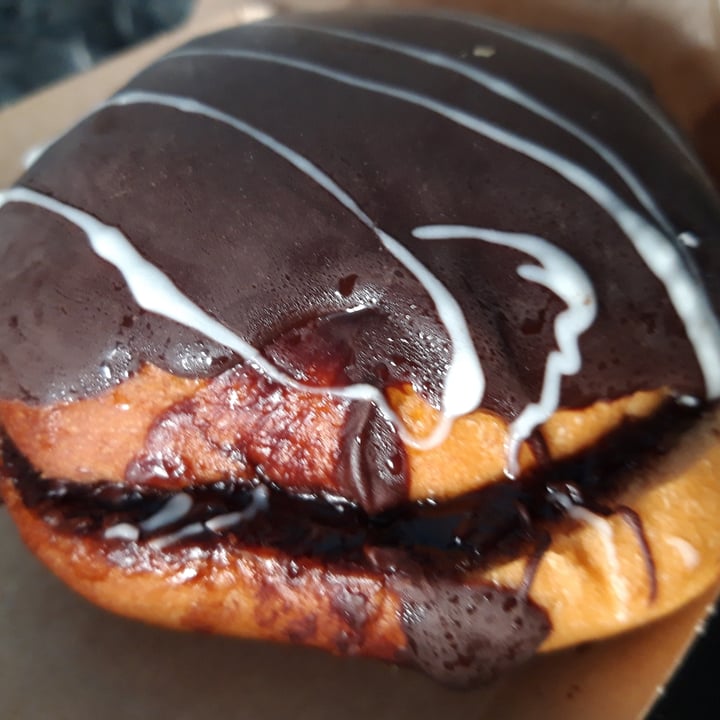 review photo of Vegan bombon sin gluten Bomba de chocolate shared by @catproblems on 06 Nov 2021 - review