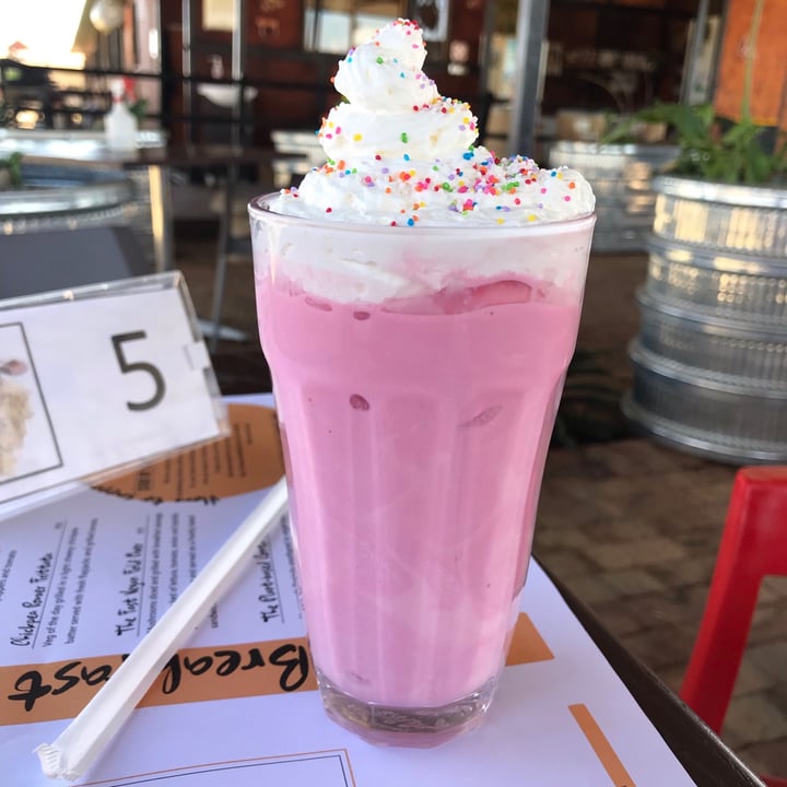 review photo of Asher's Corner Cafe @ Ashers Farm Sanctuary Bubblegum milkshake shared by @parto on 12 Sep 2021 - review