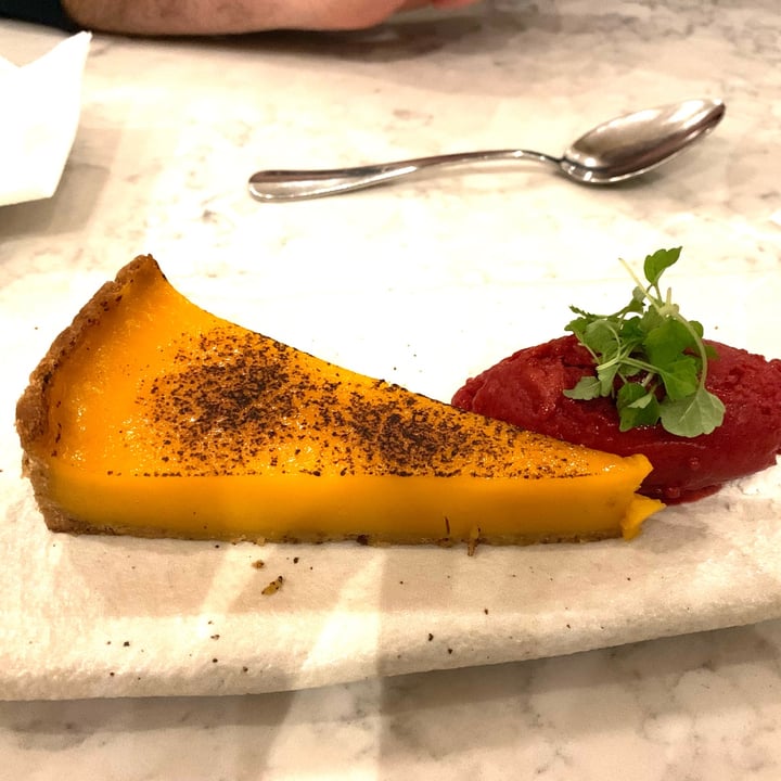 photo of Holy Carrot Sicilian Lemon Tart shared by @hwi-noree on  22 May 2022 - review