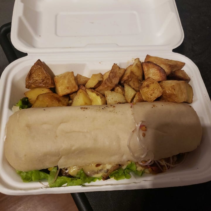 review photo of Estilo Veggie Lomito Gourmet shared by @giulianos on 07 Jul 2021 - review