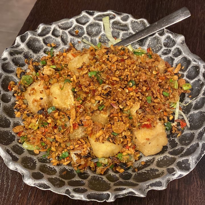 photo of Plum Valley 梅花村 | Upmarket Cantonese Dining | Dim Sum Chilli And Garlic Fried Diced Tofu shared by @abveg on  19 Apr 2022 - review