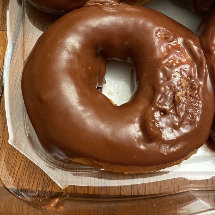 photo of Whole Foods Market Vegan Chocolate Donut shared by @pherz on  29 Jan 2022 - review