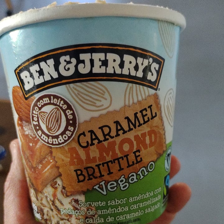 review photo of Ben & Jerry's Caramel Fudge Chunk shared by @adriloy on 21 Oct 2022 - review